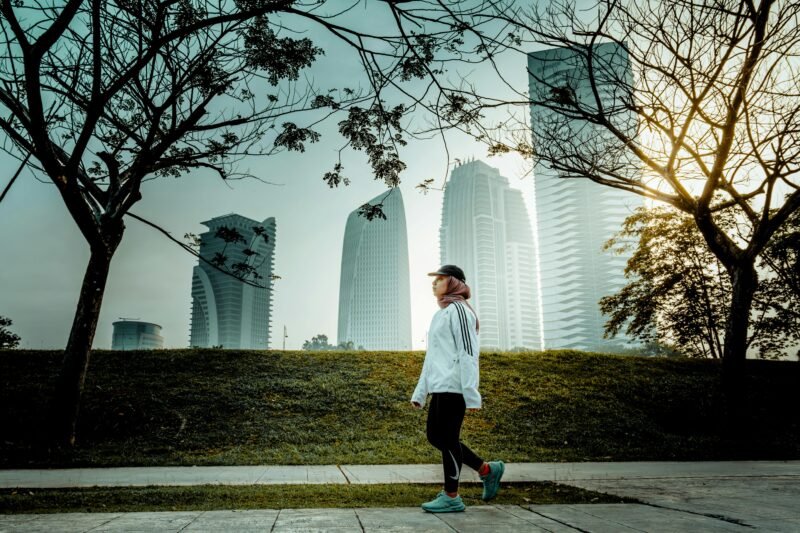 The Zone 2 Gold Rush: Why Doctors Are Trading HIIT for Walking